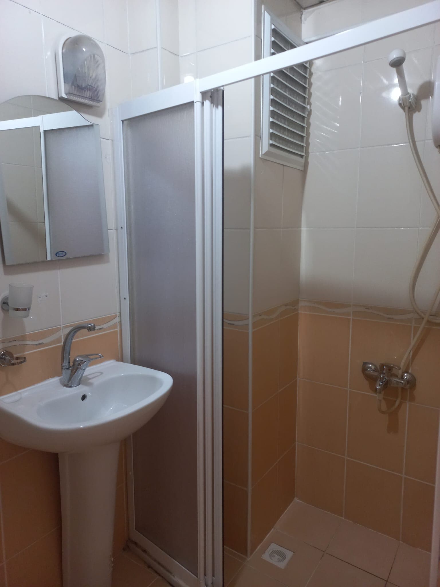 Banyo lavabo alanı